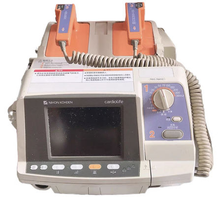 NIHON KOHDEN Defibrillator Service und Reparatur TEC-7621C mit Batterien