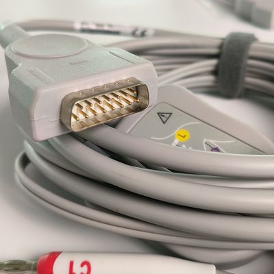 Elektrokardiogramm-Maschine mit integriertem 12-Blei-Draht mit 15 Pins Europäischer Standard IEC Bananenkopf 4.0