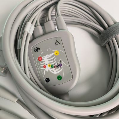 Elektrokardiogramm-Maschine mit integriertem 12-Blei-Draht mit 15 Pins Europäischer Standard IEC Bananenkopf 4.0