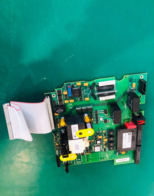 Der Defibrillator wird gewartet. Philip HeartStart XL M4735A Defibrillator Defibrillator Board